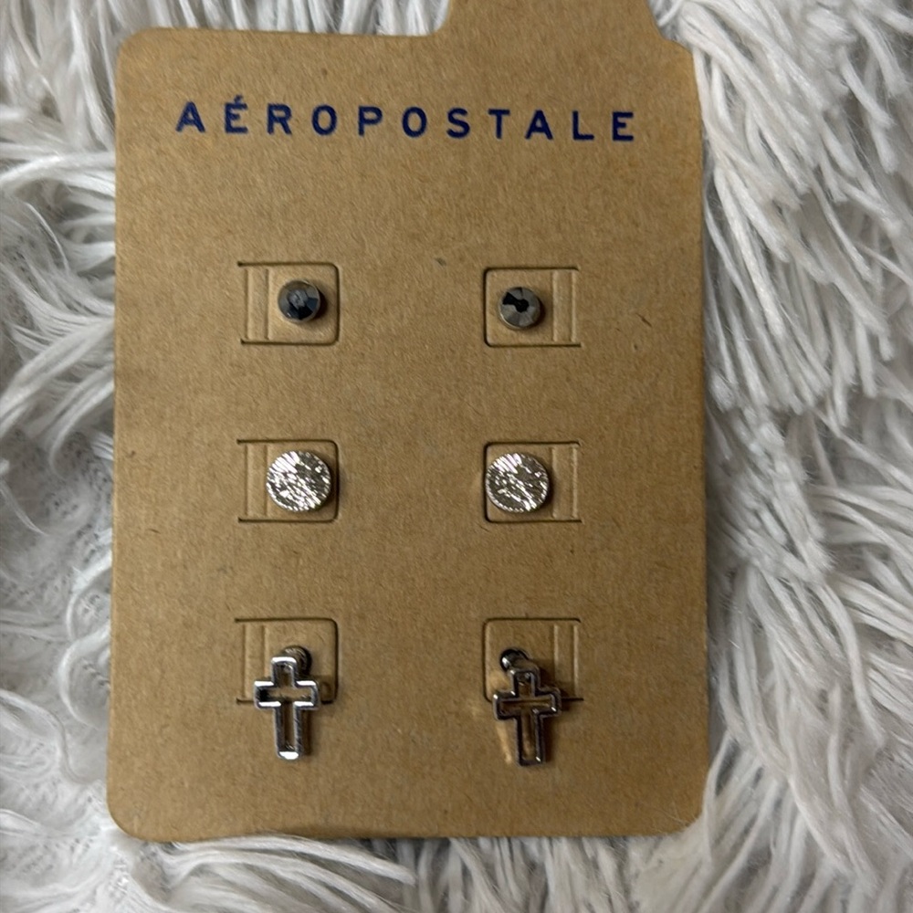 Set of 3 pairs of earrings new with tags‎
